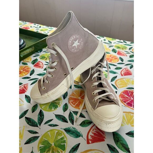 Converse Chuck Taylor Women”s Suede All StarHigh Tops Mauve sz 9 - Picture 2 of 15